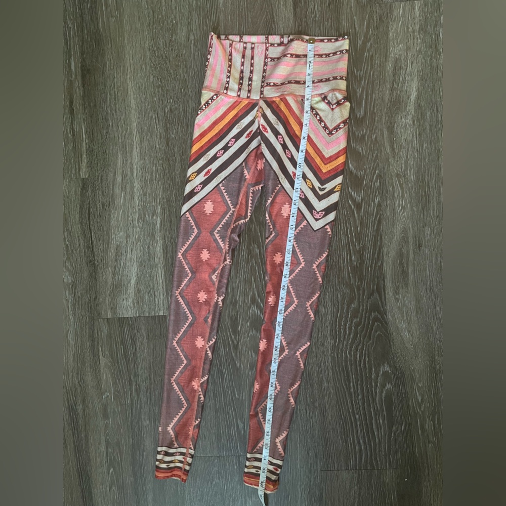 Niyama sol Yoga pants size xsmall tag has been removed